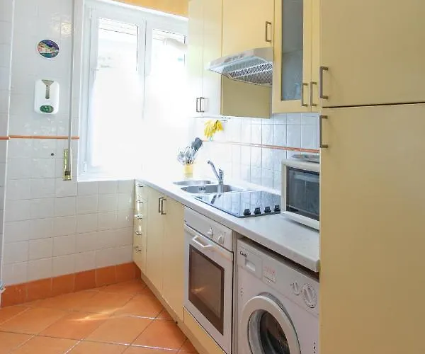 Comodo Signorile A Due Passi Dal Mare Con Posto Auto Rapallo